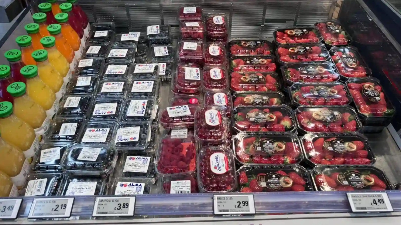 Berries in Genoa retail: shortages, record prices and quality trends in February 2026-image