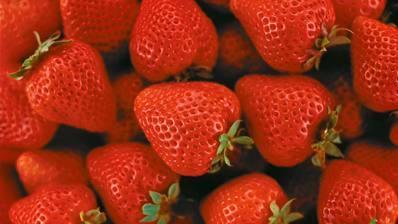 Japanese Amaou strawberries are so good they were banned-image
