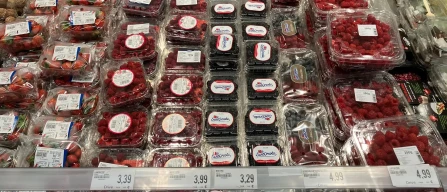 Berry category struggling in Verona (Italy) for availability and origins in week 42/2024-image